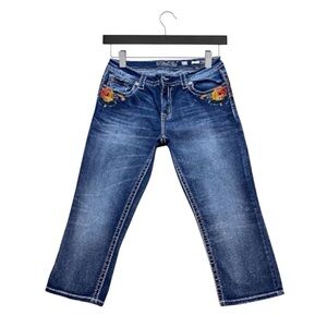 Miss Me Capri Stretch Denim Jeans Floral Embroidery Women’s Size 31x22 EUC